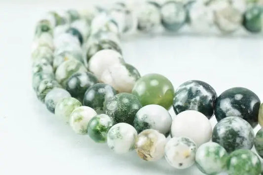 Green and white moss agate gemstone bead necklace.