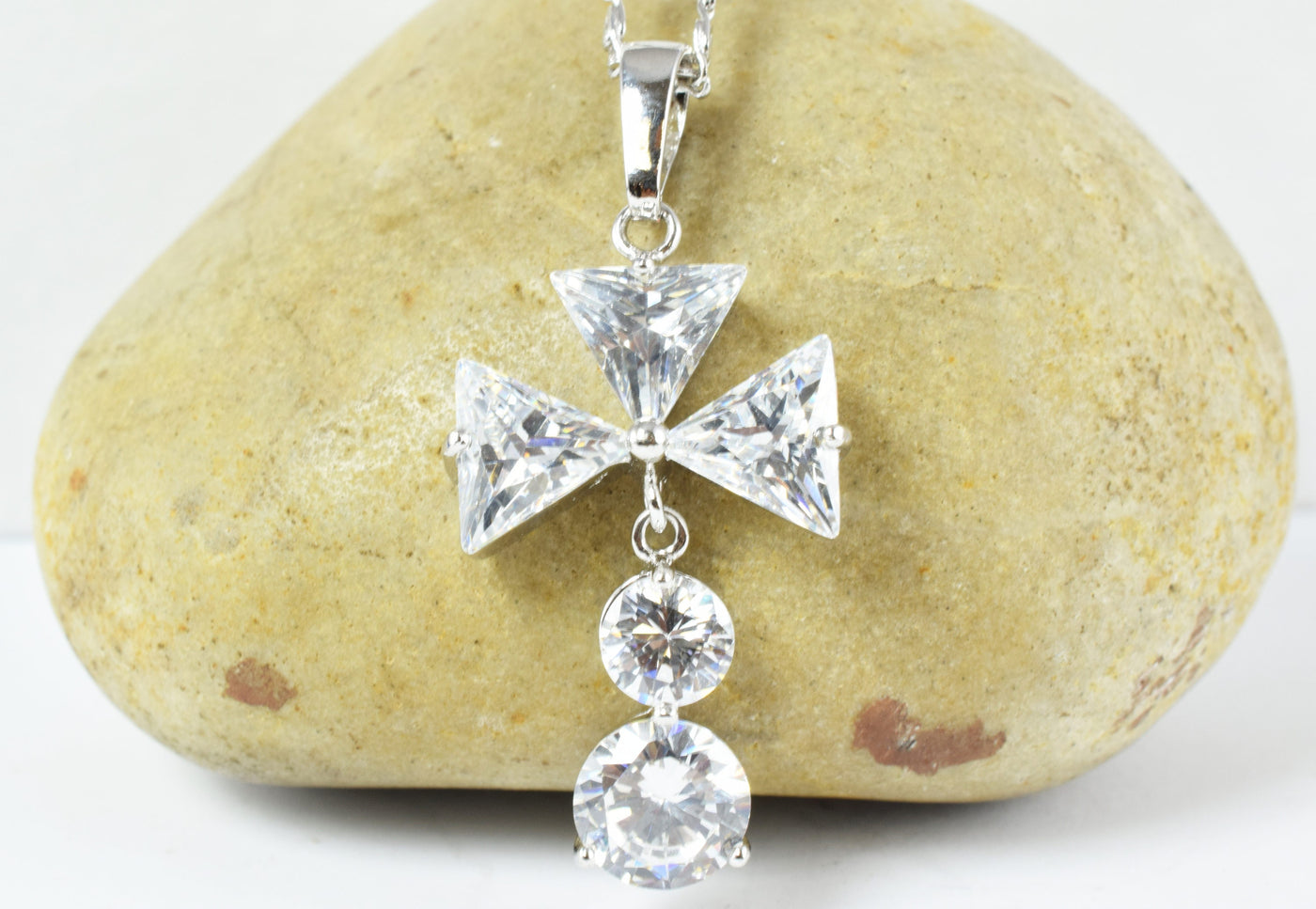 White Gold Rhodium Plated Pendants/Bling/Wholesale Pendant/Wedding Jewelry/Rhodium Plated/Pendant /Open Tilted Heart Floating Pendant