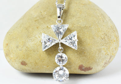 White Gold Rhodium Plated Pendants/Bling/Wholesale Pendant/Wedding Jewelry/Rhodium Plated/Pendant /Open Tilted Heart Floating Pendant