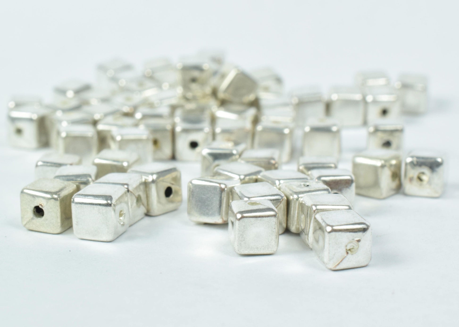 5mm Plastic Square Minimalists Beads, Sold by 100pcs, 1mm hole opening, Silver minimalist beads, Wholesale beads, Acrylic square beads,