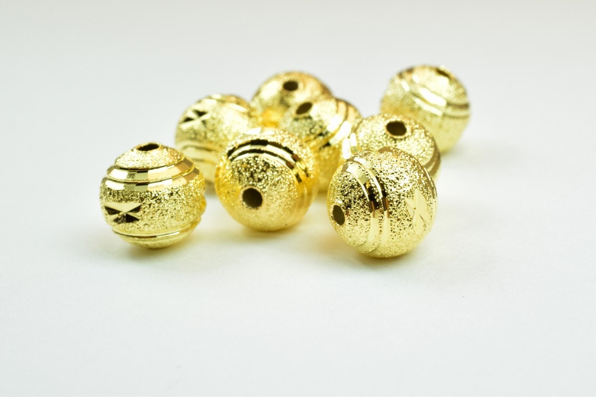 100 PCs Gold Plated Carved Round Beads 10mm Diamond Cut