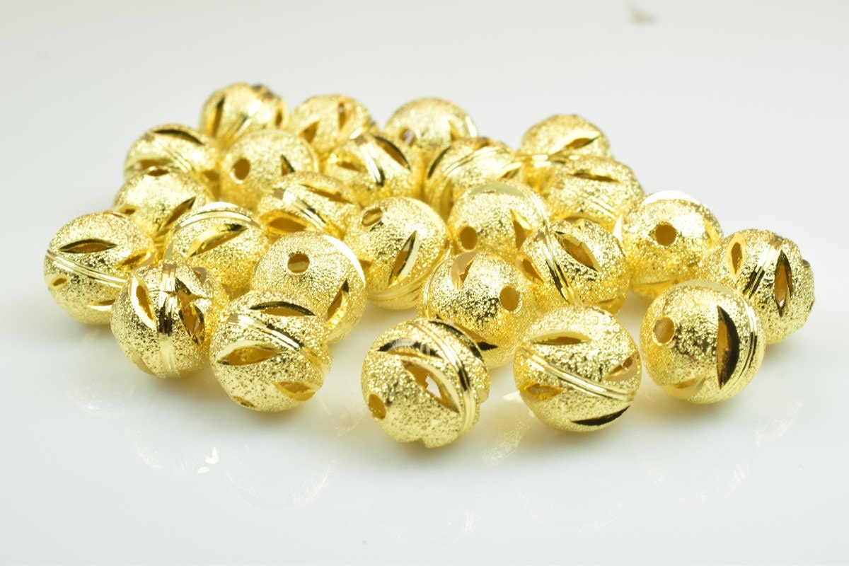 100 PCs Gold Plated Carved Round Beads 10mm Diamond Cut