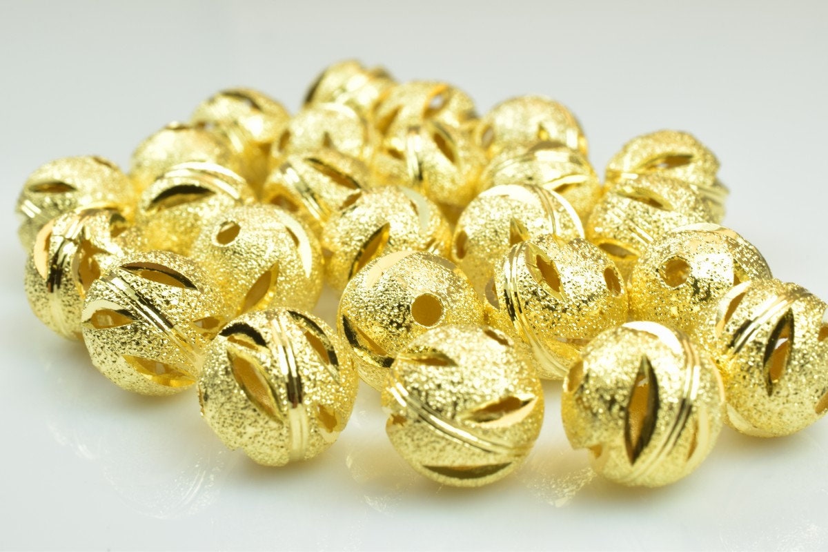 100 PCs Gold Plated Carved Round Beads 10mm Diamond Cut