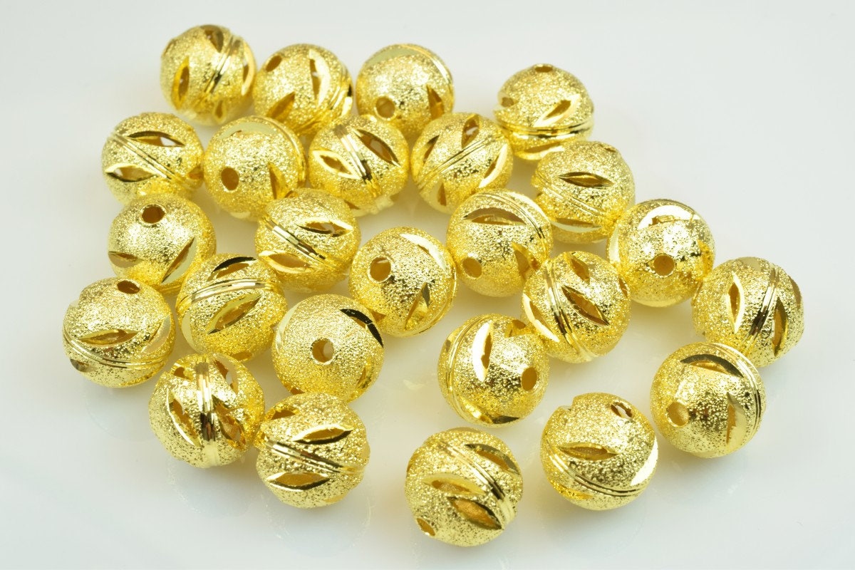 100 PCs Gold Plated Carved Round Beads 10mm Diamond Cut