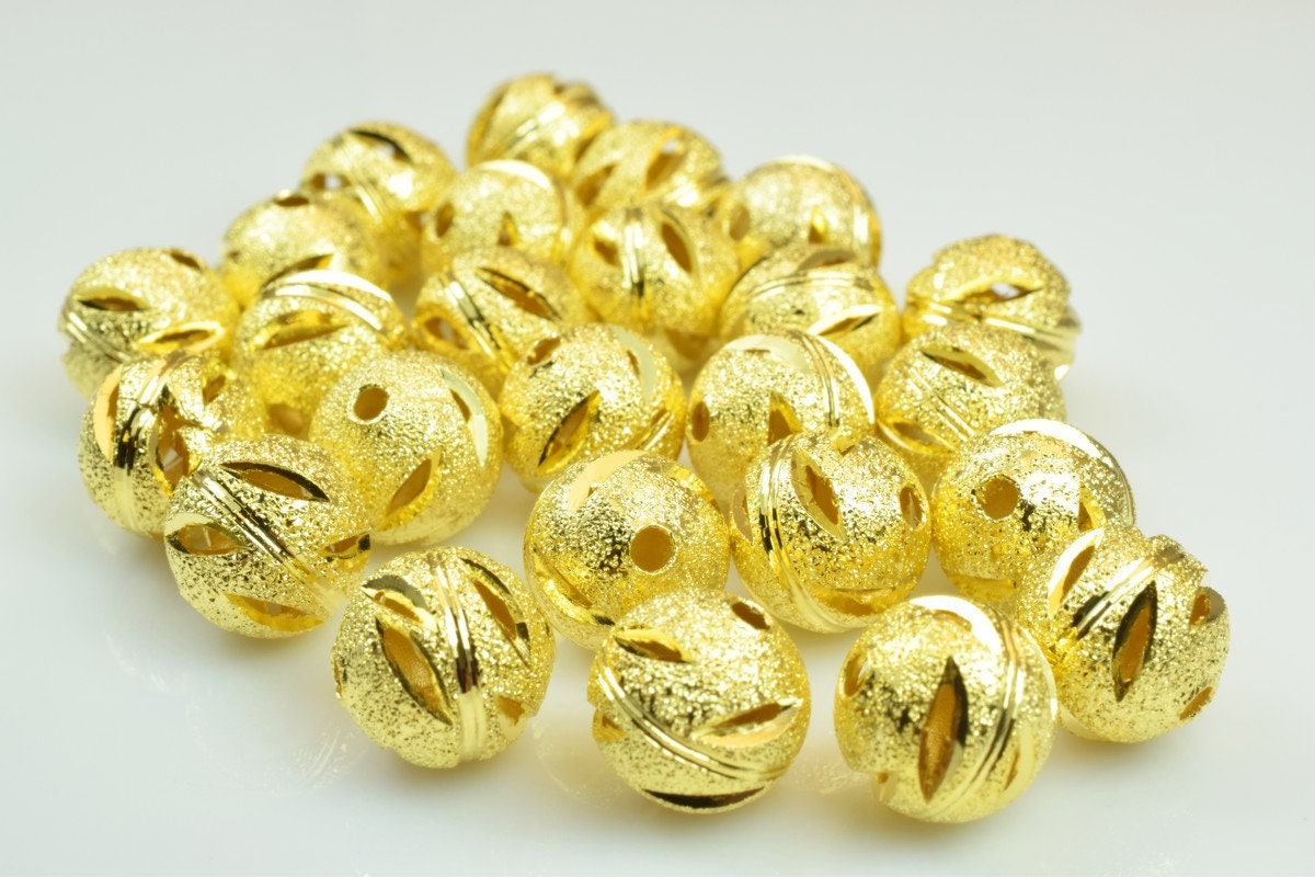 100 PCs Gold Plated Carved Round Beads 10mm Diamond Cut