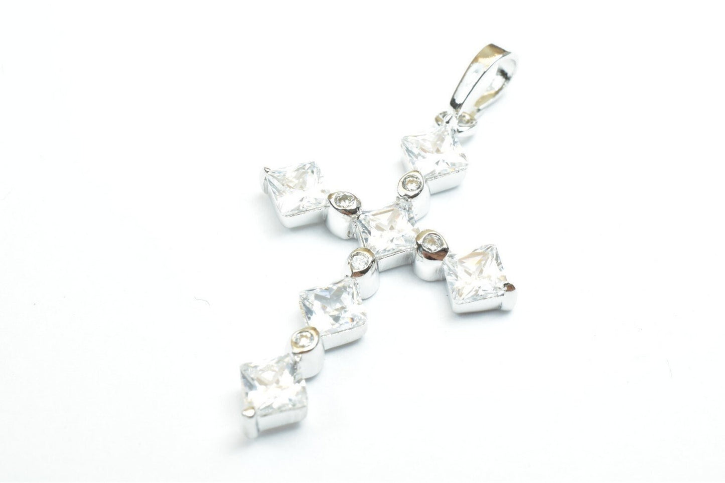 White gold filled cross pendant with cubic zircon (cz) rhinestone rhodium plated charm size 31x21mm, thickness 3mm for jewelry making rp73