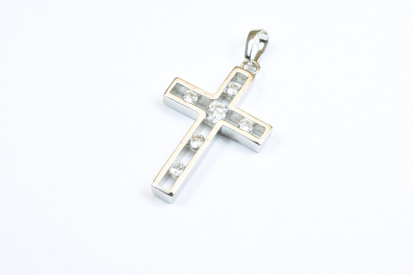 White gold filled cross pendant clear cz cubic zircon rhinestone rhodium plated charm size 28x17mm thickness 3mm findings for jewelry making