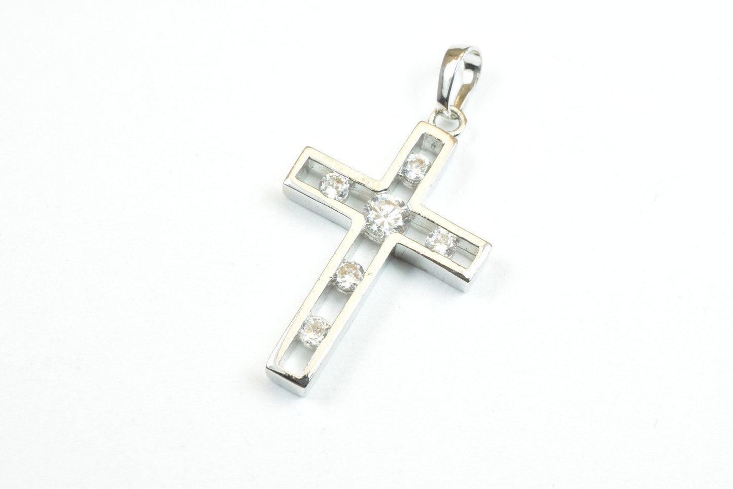 White gold filled cross pendant clear cz cubic zircon rhinestone rhodium plated charm size 28x17mm thickness 3mm findings for jewelry making