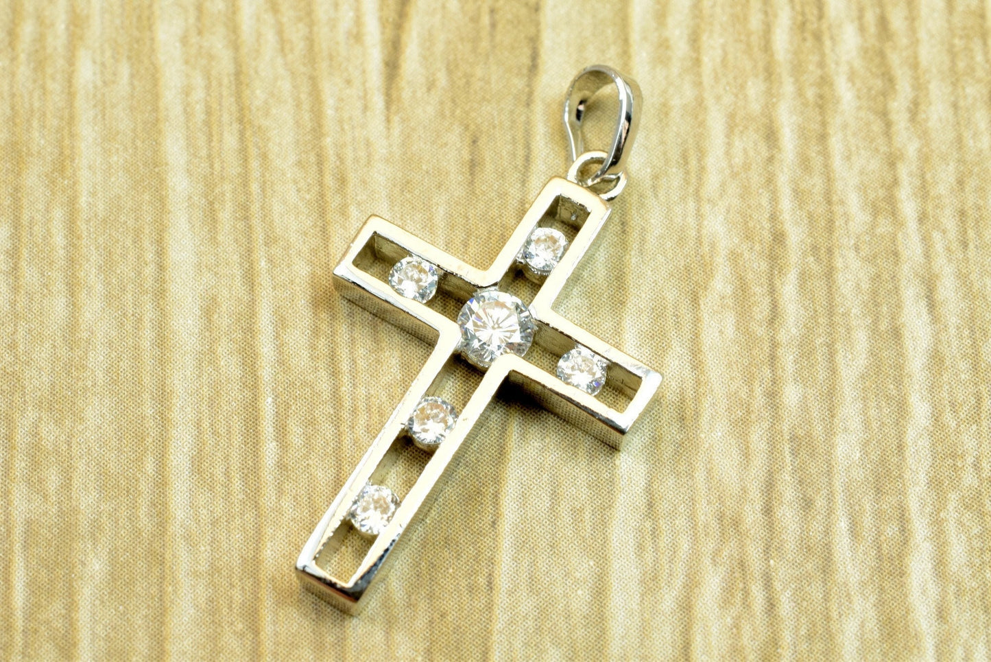 White gold filled cross pendant clear cz cubic zircon rhinestone rhodium plated charm size 28x17mm thickness 3mm findings for jewelry making