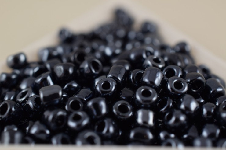 Seed Beads Glass Beads Size 6.0 Sold by 1 LB/ Pound Size 6/0 are 3mm,4mm Beads